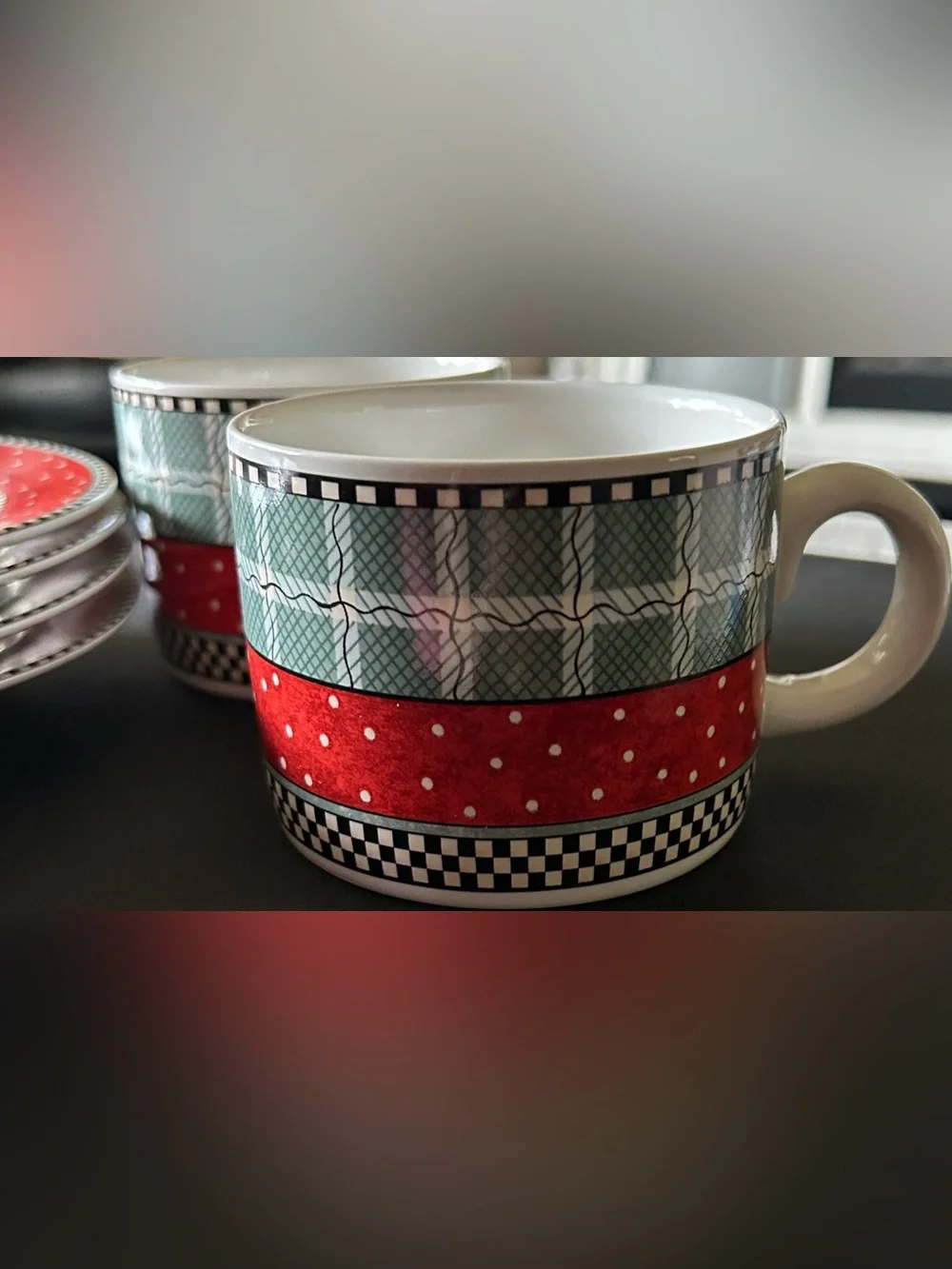 6 Pc Set Debbie Mumm Sakura Oneida, Frosty Folks 4-6” plates, 2 Coffee mugs
